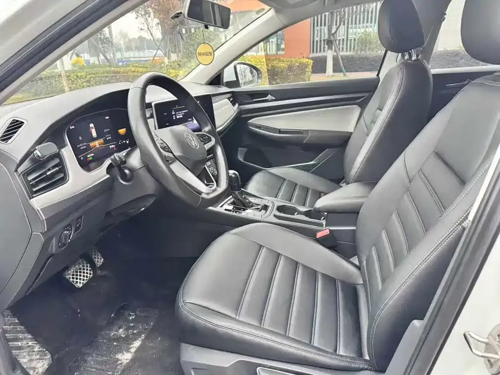 Volkswagen Bora 2023 из CN, фото 5