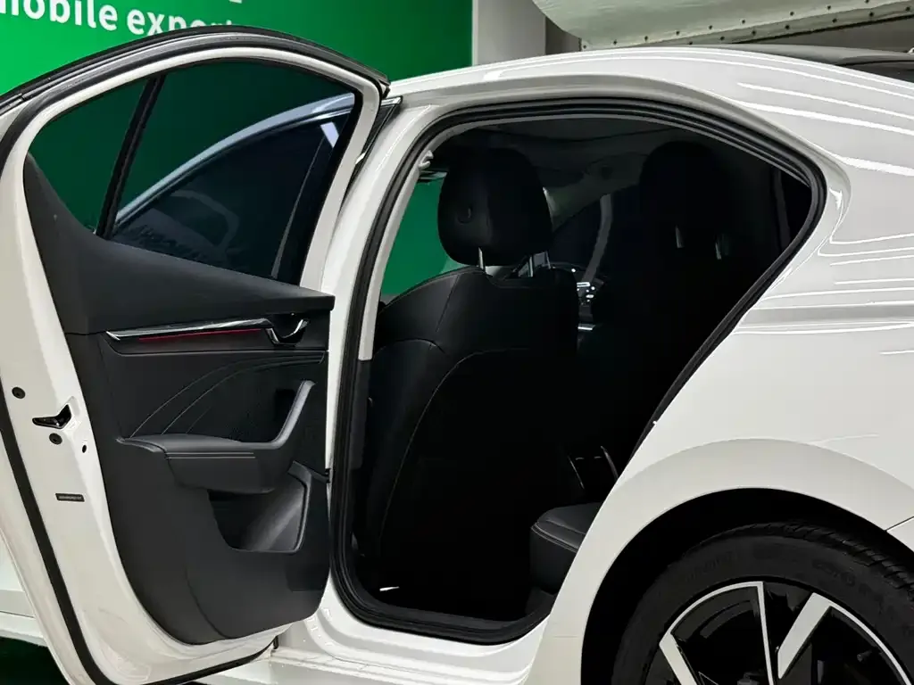 Skoda Octavia 2022 из CN, фото 4