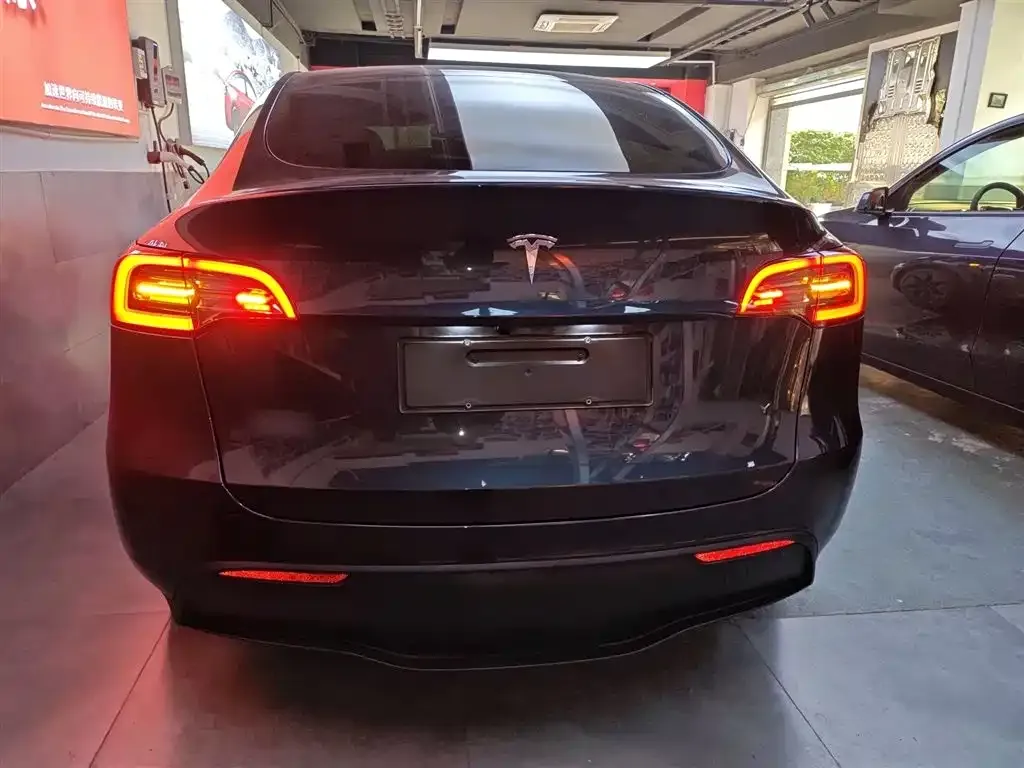 Tesla Model Y 2024 из CN, фото 9