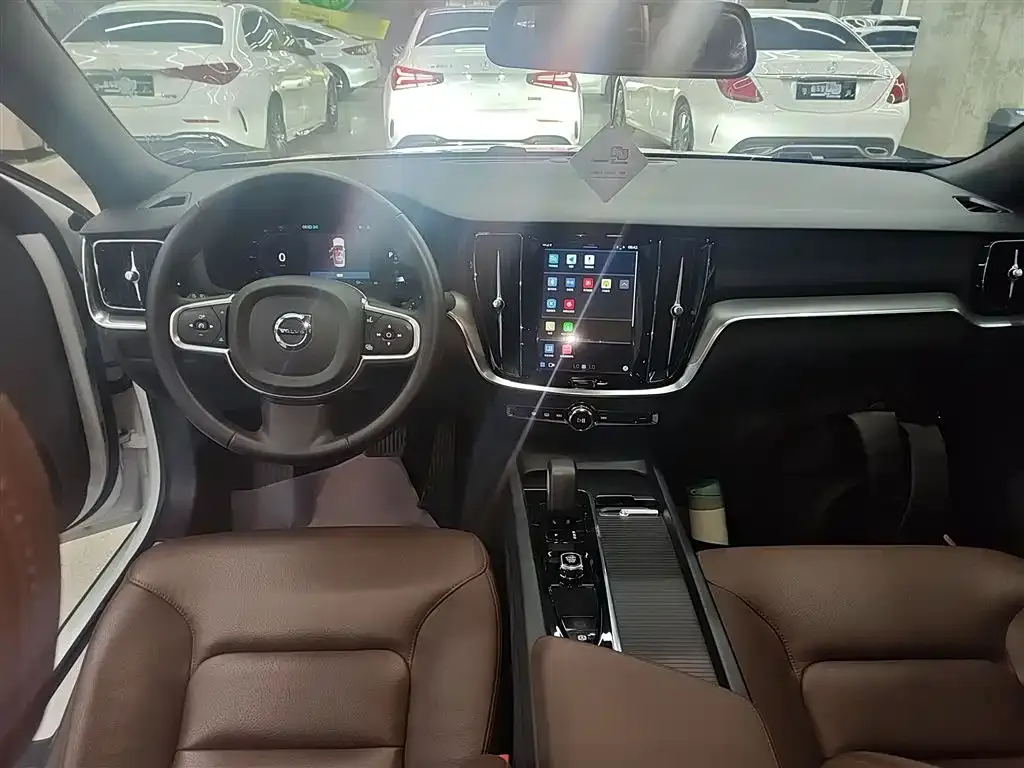 Volvo S60 2024 из CN, фото 2