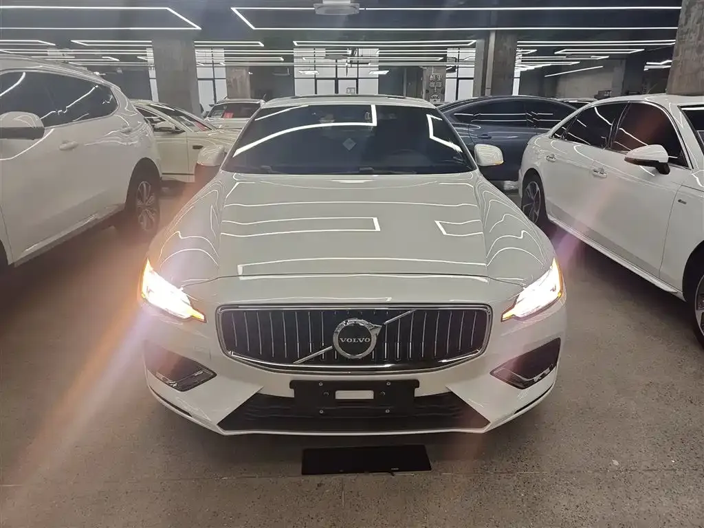 Volvo S60 2024 из CN, фото 9