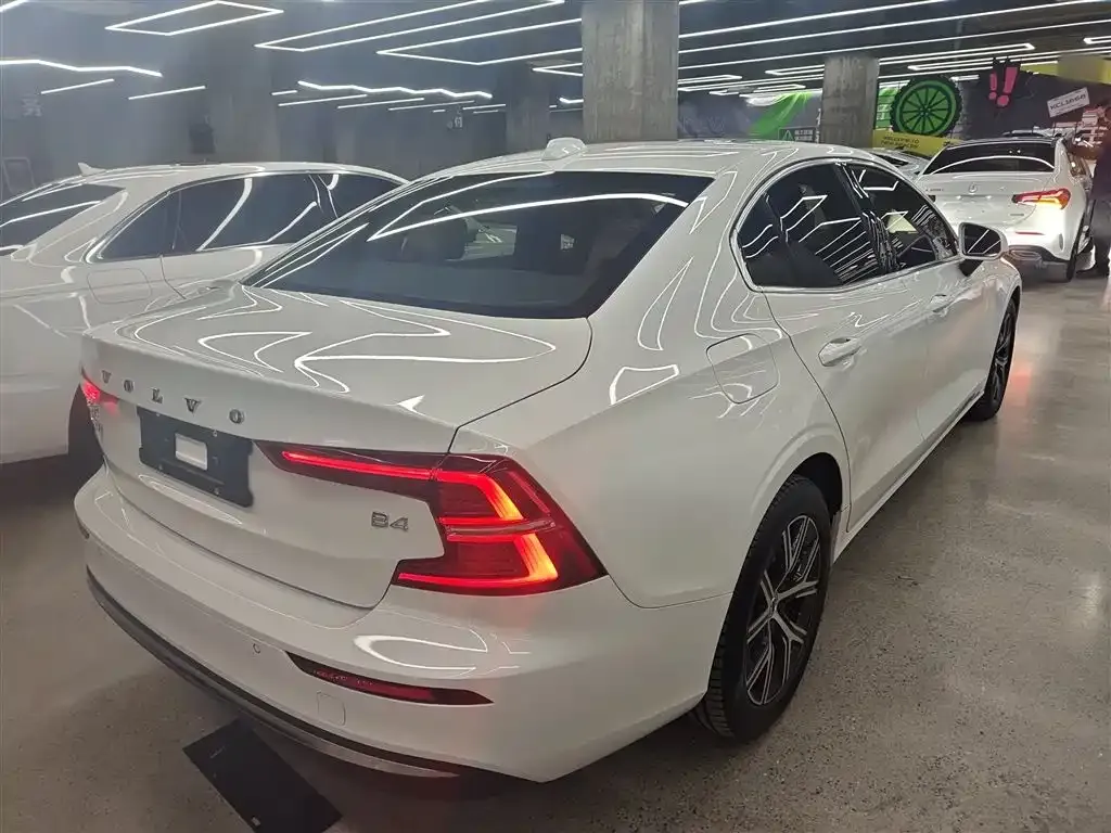 Volvo S60 2024 из CN, фото 6