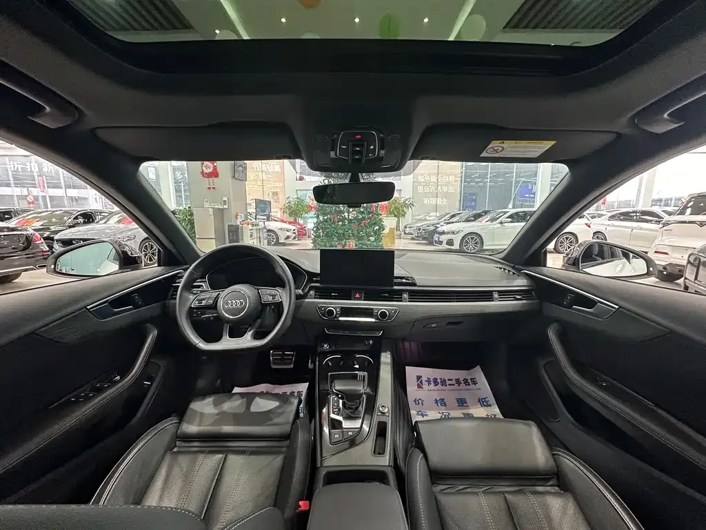 Audi A4L 2023 из CN, фото 3