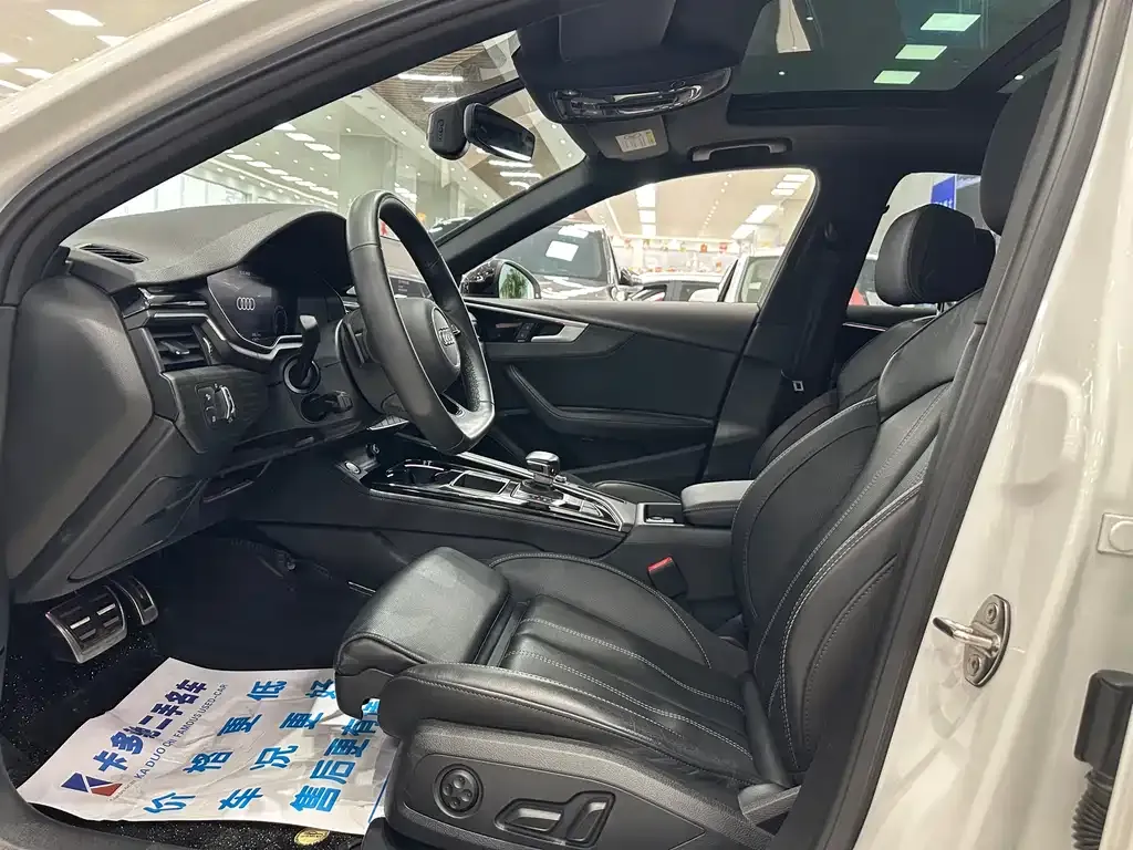 Audi A4L 2023 из CN, фото 9