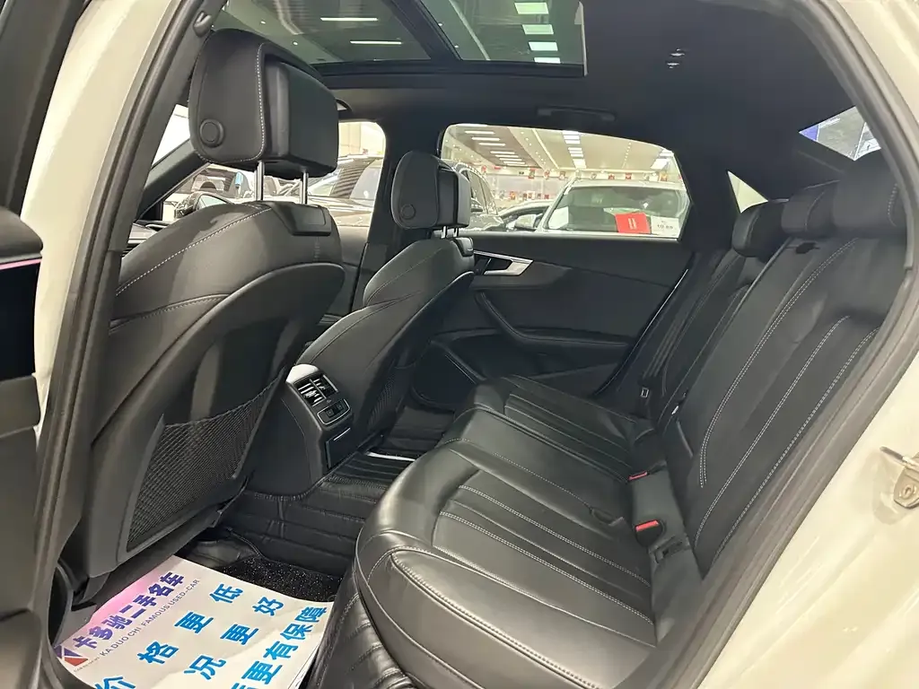 Audi A4L 2023 из CN, фото 8