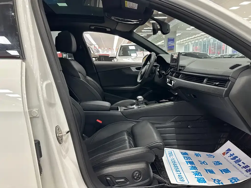 Audi A4L 2023 из CN, фото 4