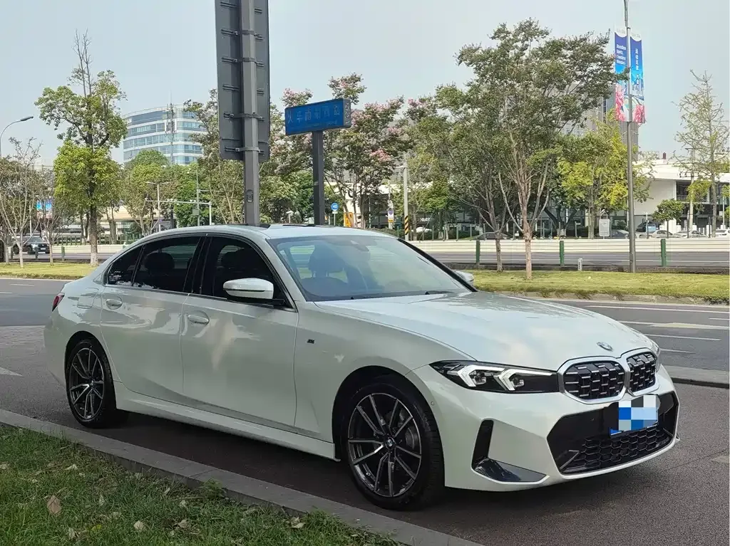 BMW 3 Series 2024 из CN, фото 9