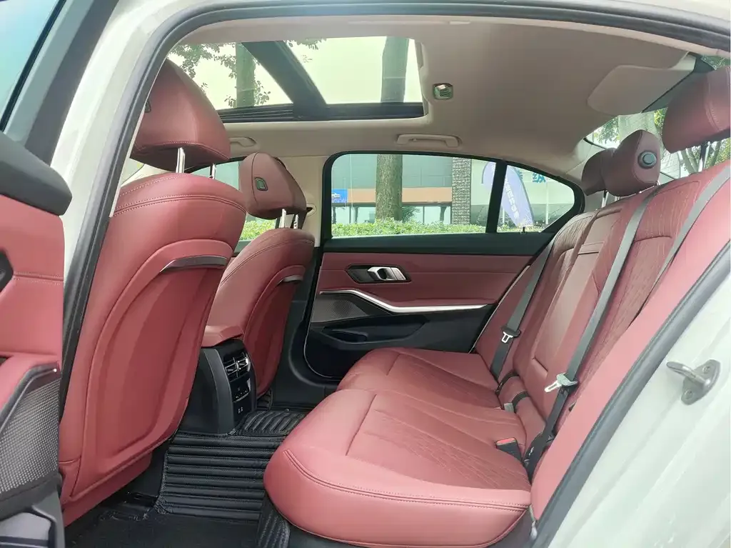 BMW 3 Series 2024 из CN, фото 8