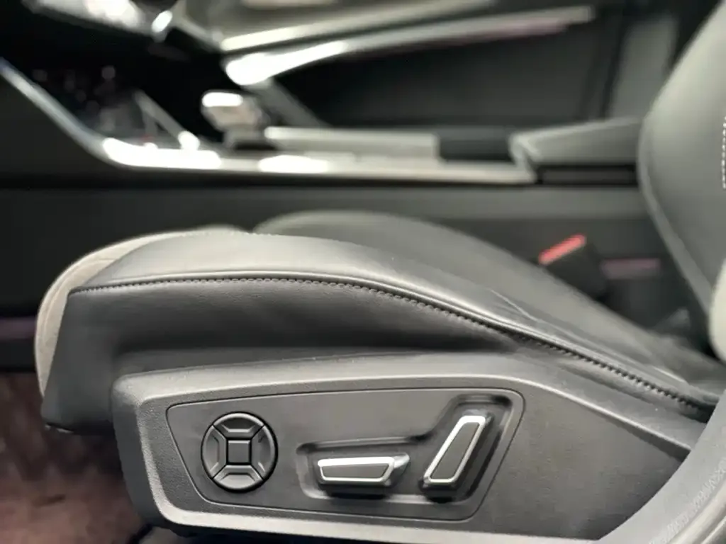Audi A6L 2025 из CN, фото 2