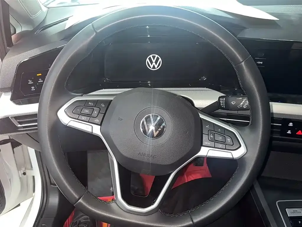 Volkswagen Golf 2023 из CN, фото 3