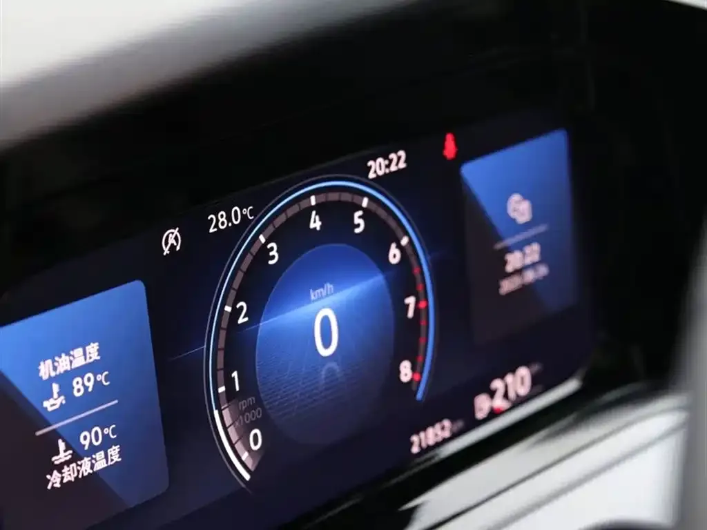 Volkswagen Golf 2023 из CN, фото 4