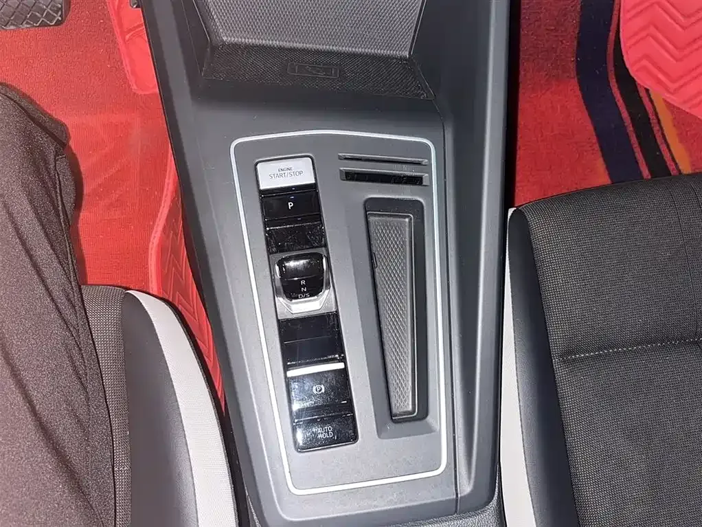 Volkswagen Golf 2023 из CN, фото 7