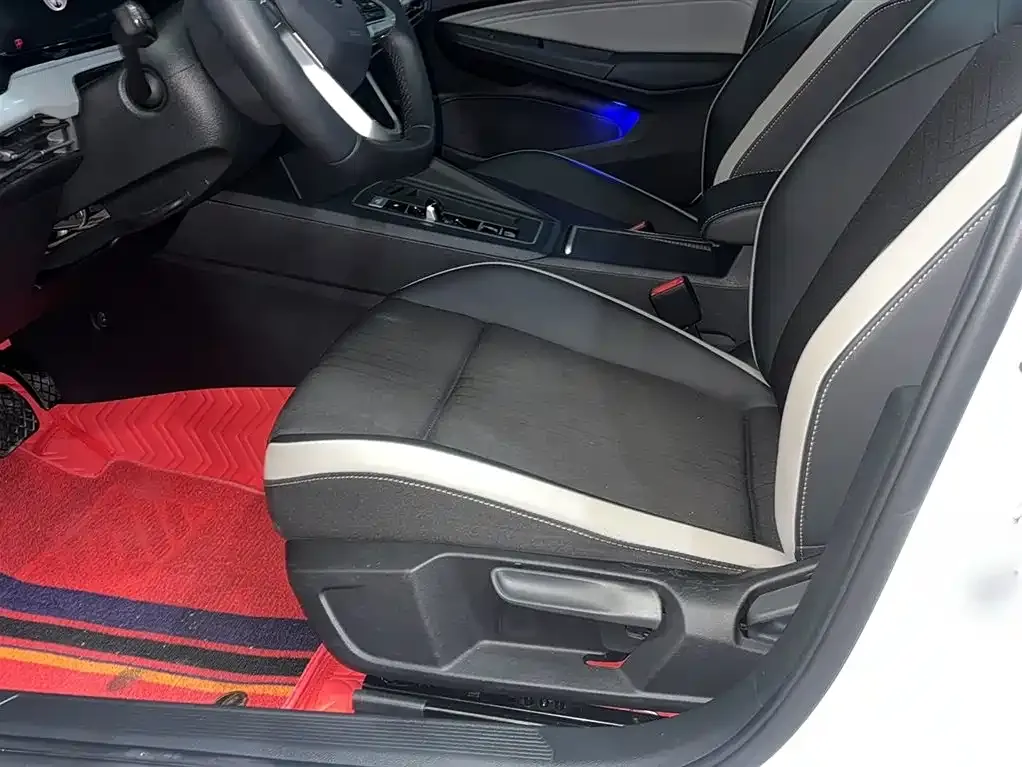 Volkswagen Golf 2023 из CN, фото 9