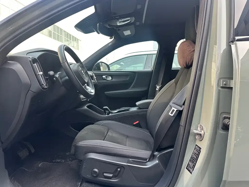 Volvo XC40 NEV 2023 из CN, фото 7
