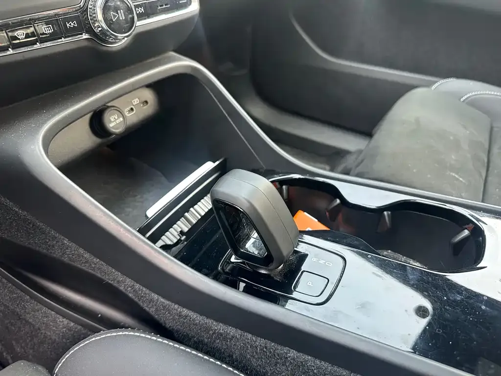 Volvo XC40 NEV 2023 из CN, фото 6