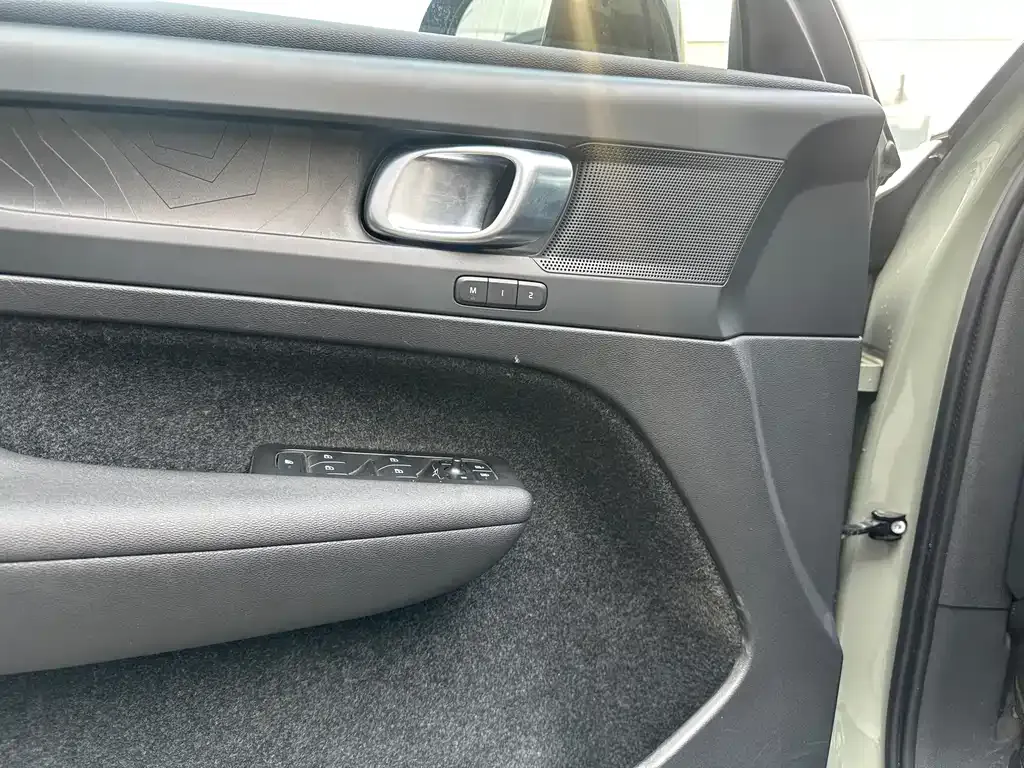 Volvo XC40 NEV 2023 из CN, фото 10