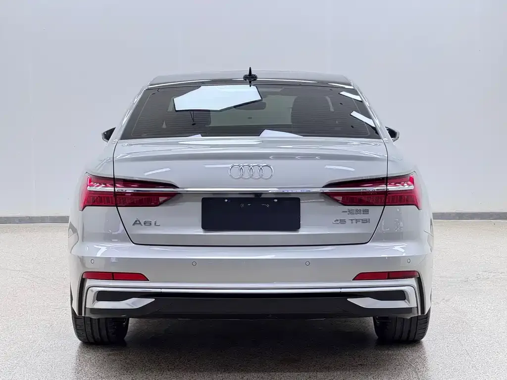 Audi A6L 2023 из CN, фото 7