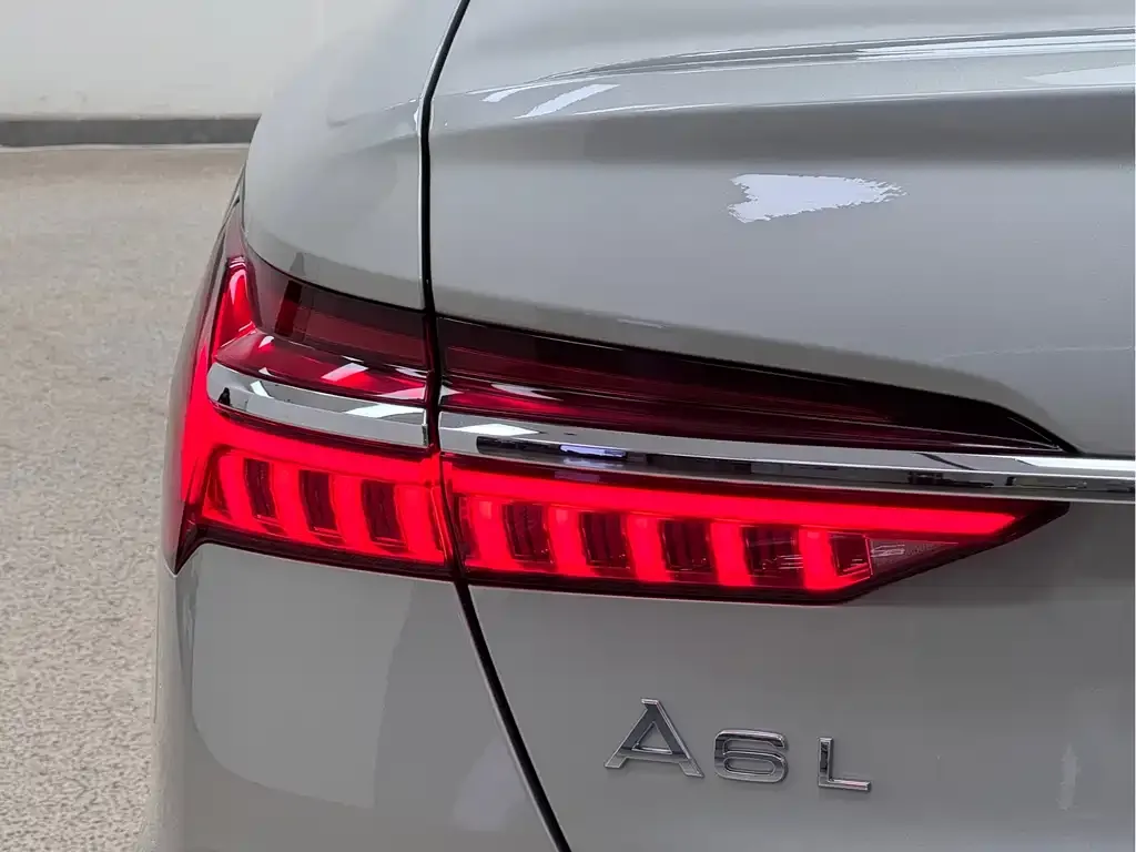 Audi A6L 2023 из CN, фото 2