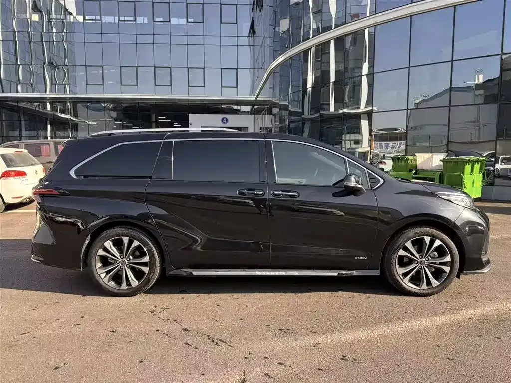 Toyota Granvia 2025 из CN, фото 10