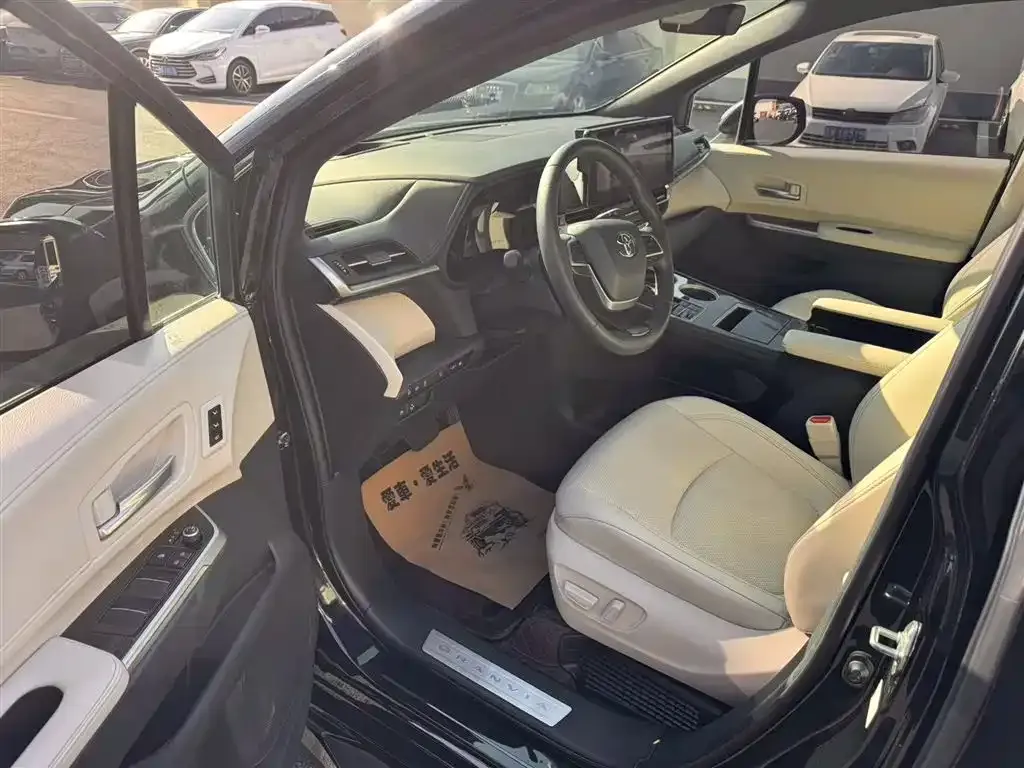 Toyota Granvia 2025 из CN, фото 8