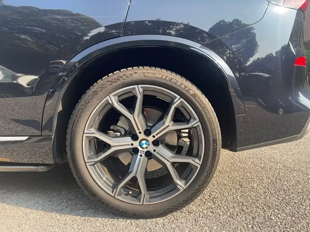 BMW X5 — фото 10