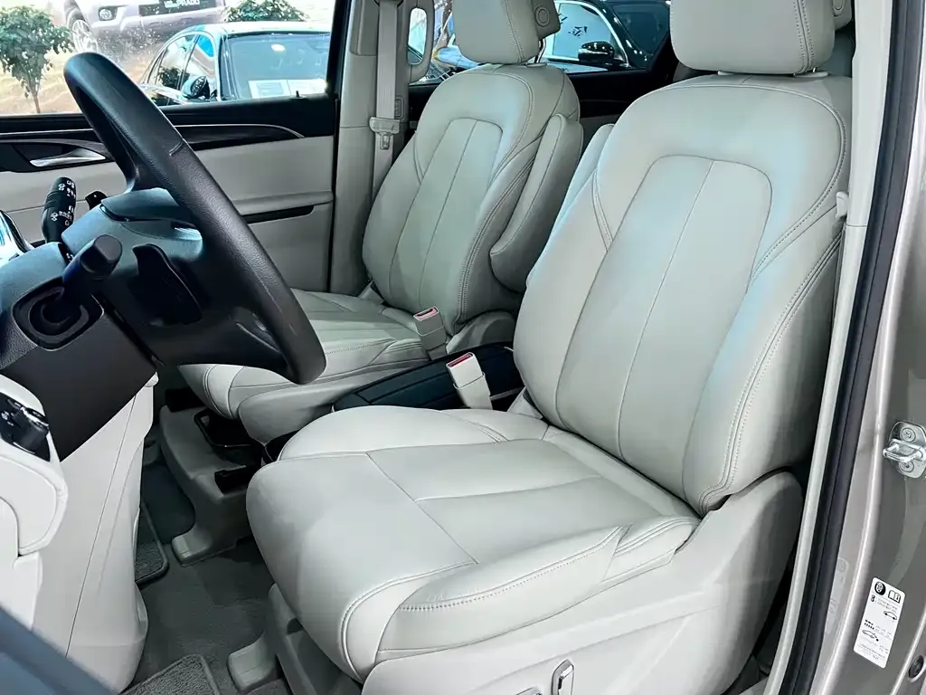 Buick GL8 2024 из CN, фото 7