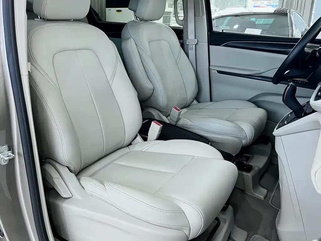 Buick GL8 2024 из CN, фото 6