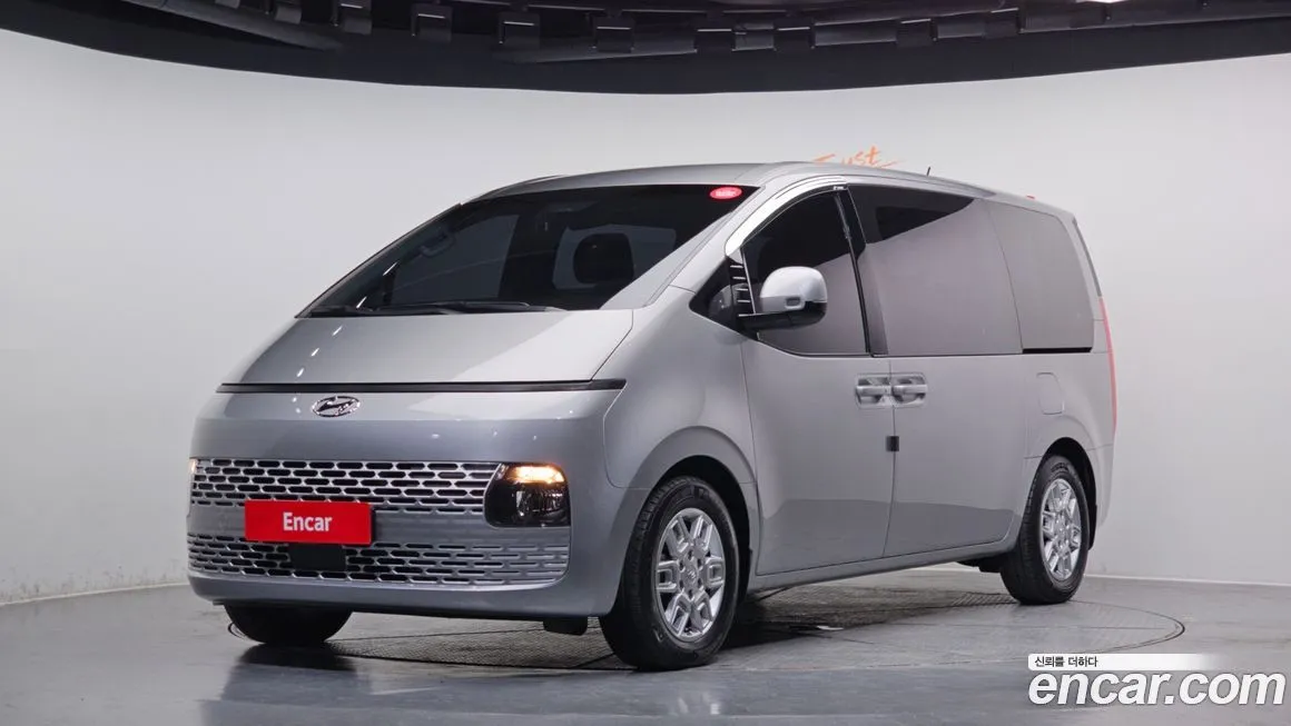 Hyundai Staria — фото 1