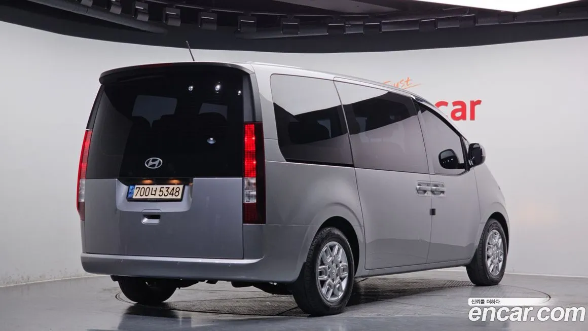 Hyundai Staria — фото 2