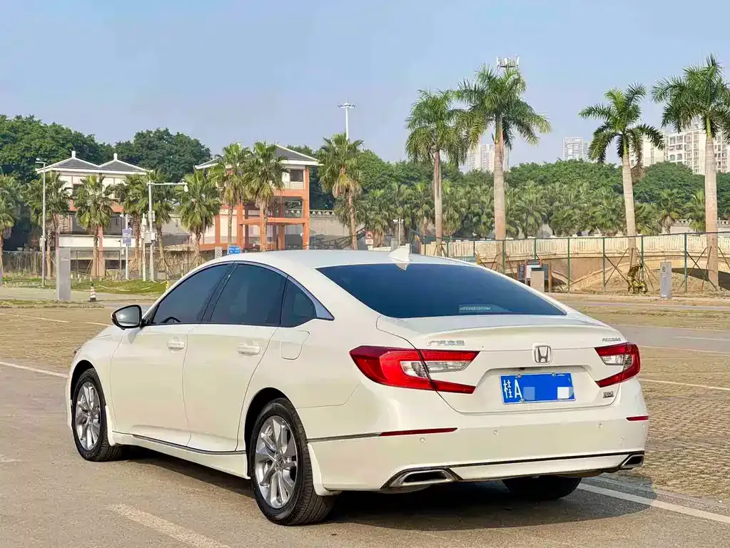 Honda Accord — фото 3