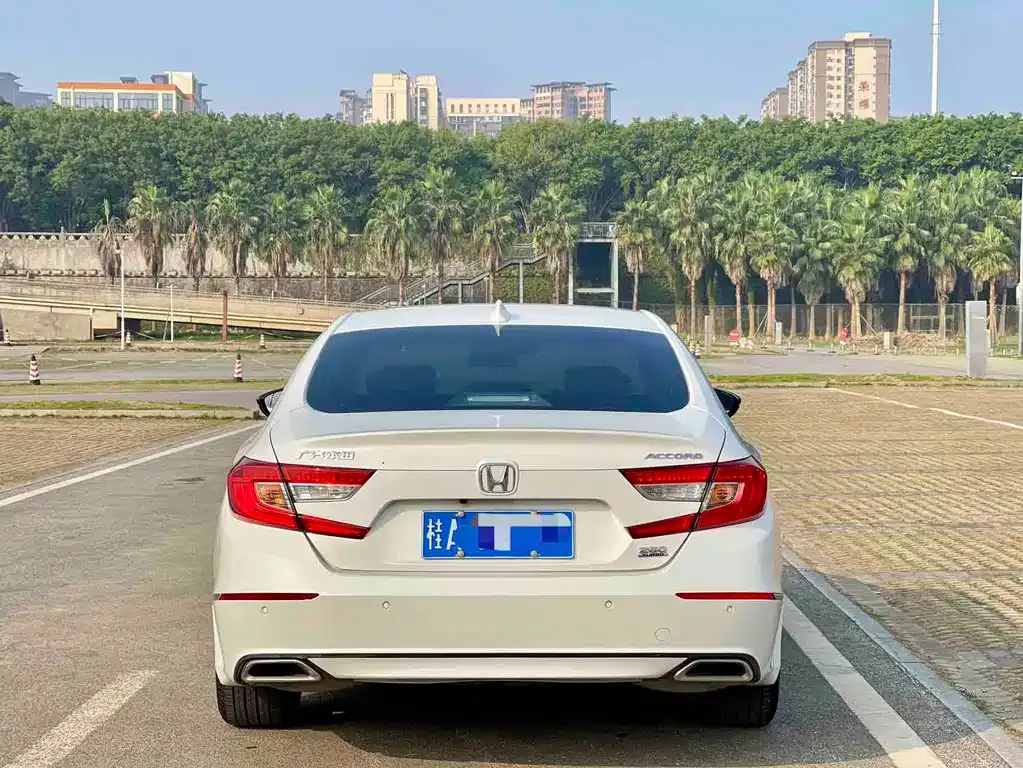 Honda Accord — фото 4