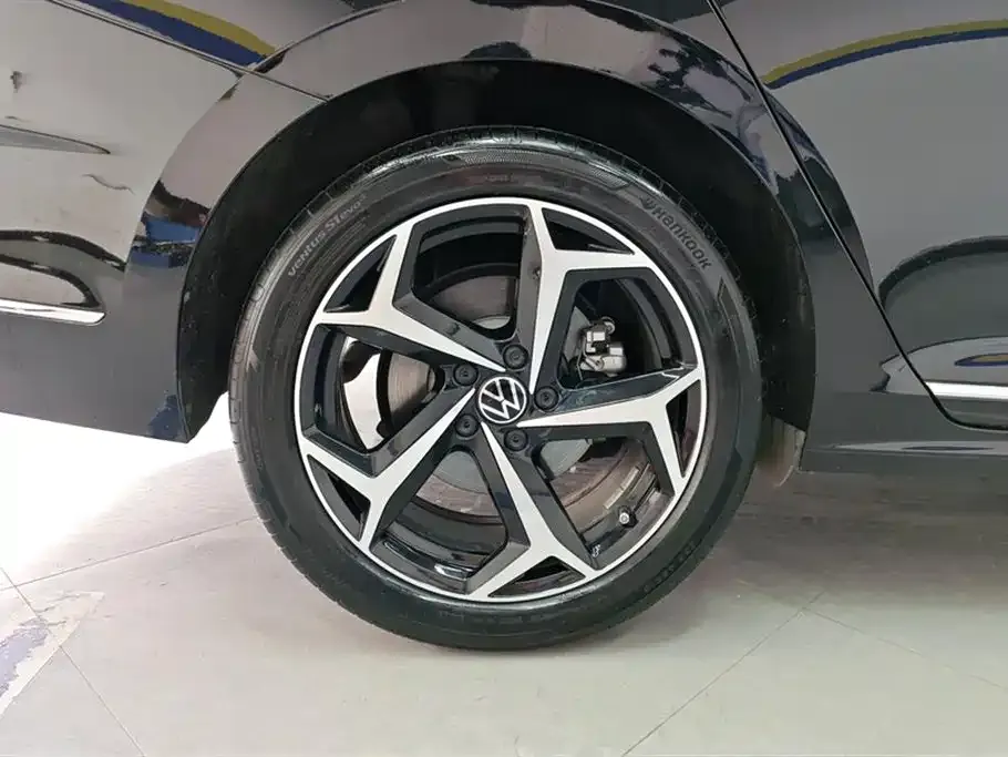 Volkswagen Passat 2024 из CN, фото 4