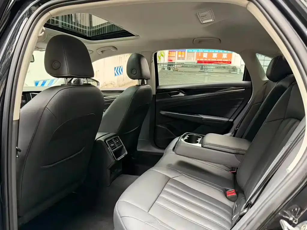 Volkswagen Passat 2022 из CN, фото 6
