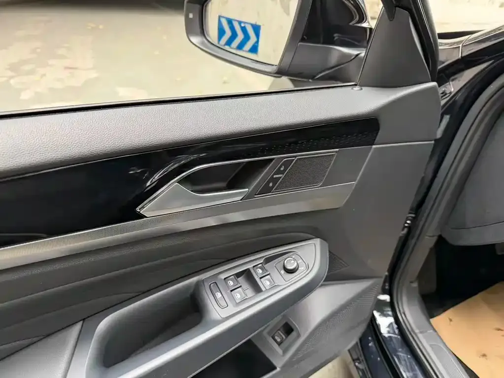 Volkswagen Passat 2022 из CN, фото 5