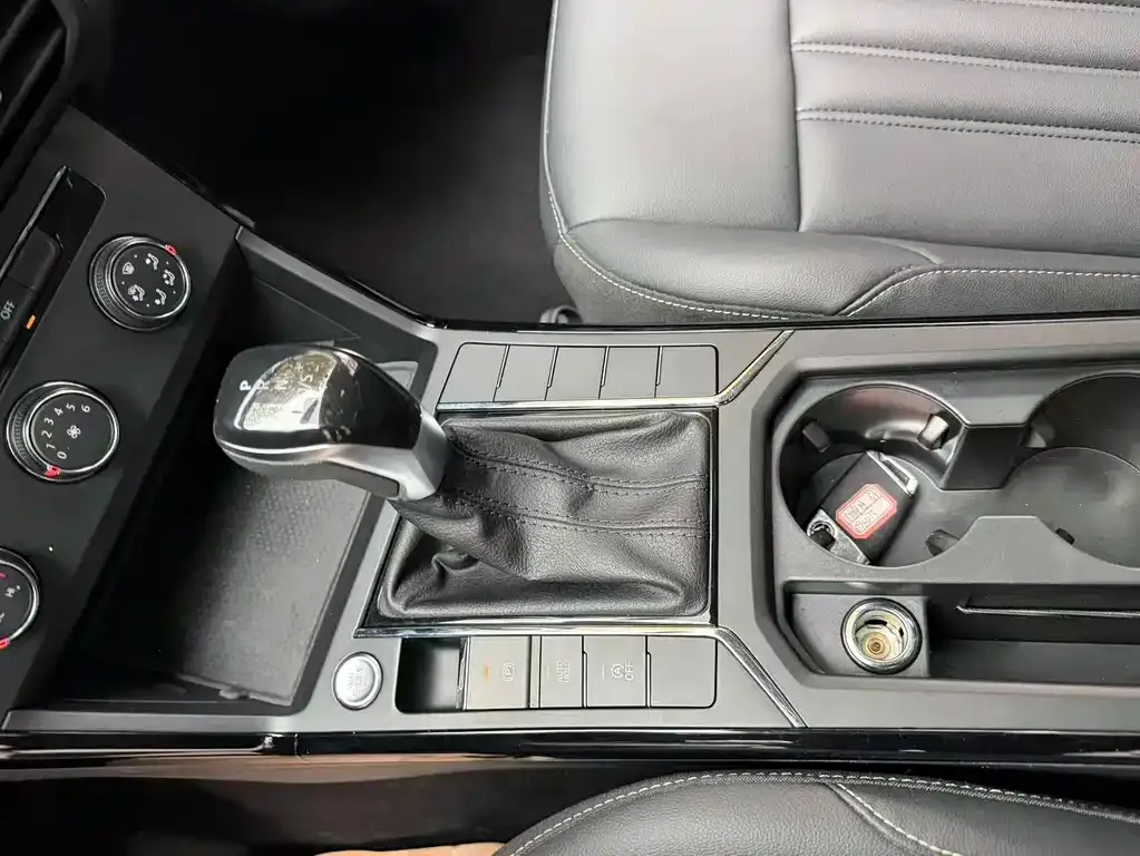Volkswagen Passat 2022 из CN, фото 4