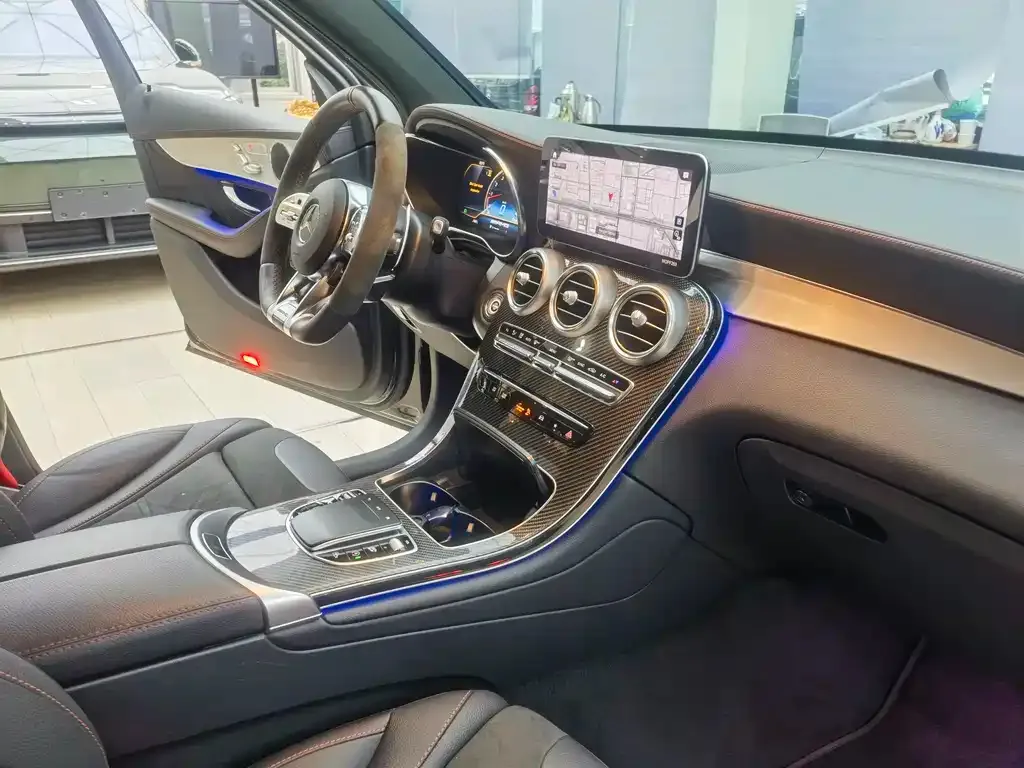 Mercedes-Benz GLC AMG — фото 10
