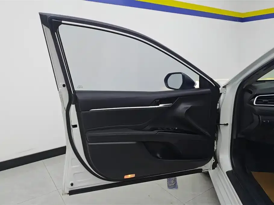 Toyota Camry 2021 из CN, фото 7