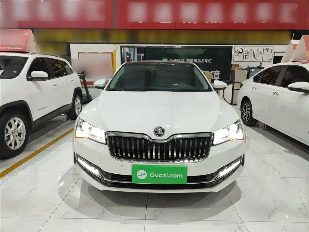 Skoda Superb — фото 4