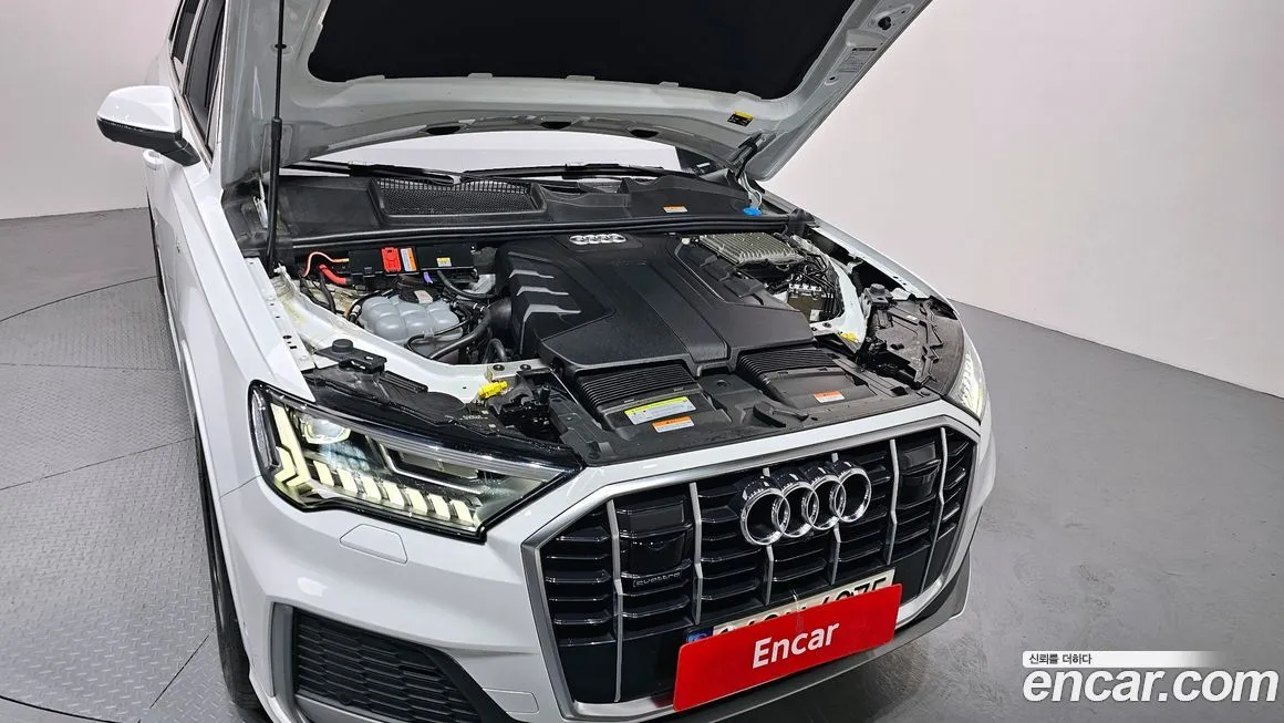 Audi Q7 2021 из KR, фото 6