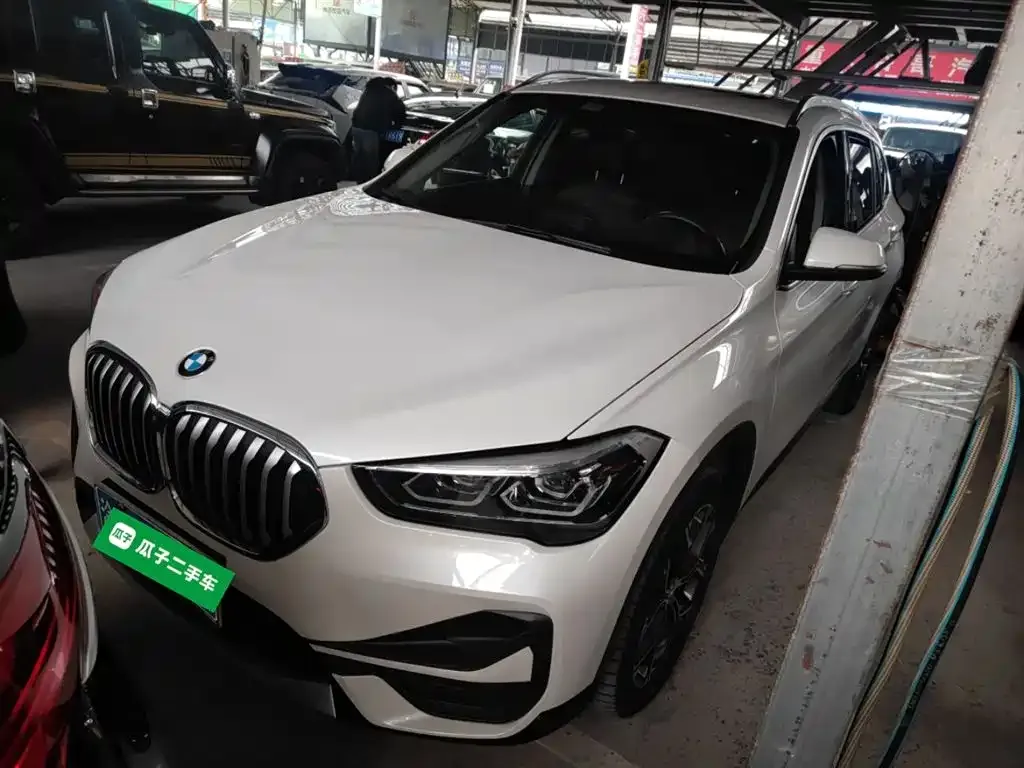BMW X1 — фото 1