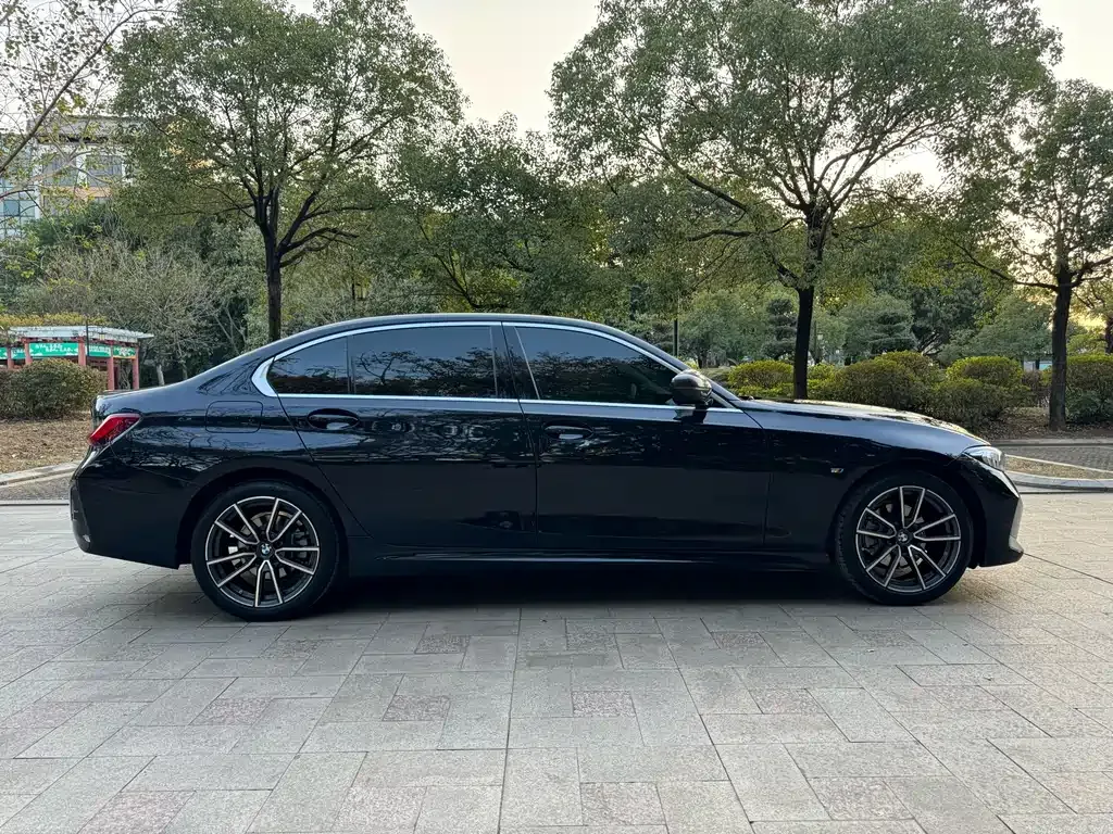 BMW 3 Series 2023 из CN, фото 9