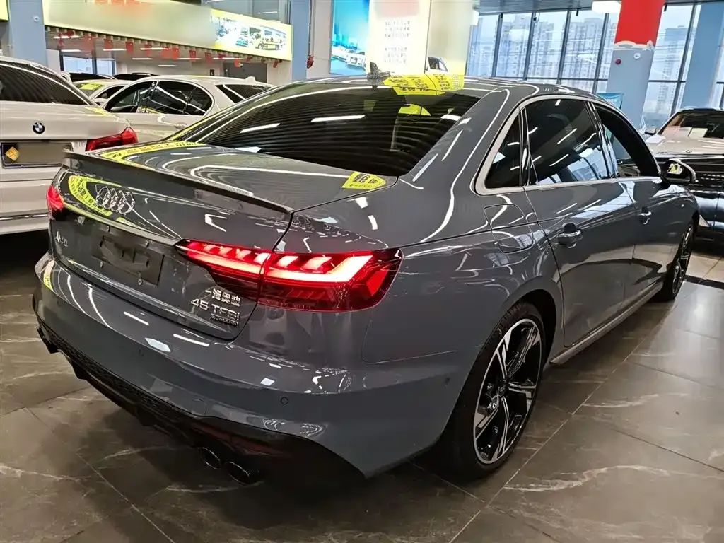 Audi A4L 2022 из CN, фото 5