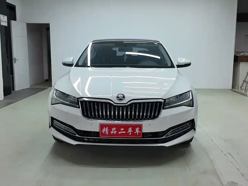 Skoda Superb 2022 из CN, фото 2