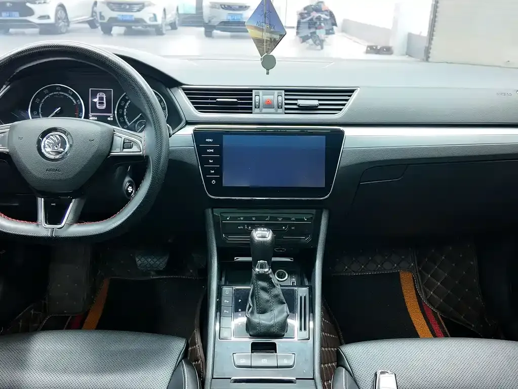 Skoda Superb 2022 из CN, фото 10