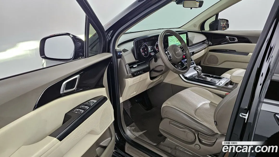Kia Carnival — фото 10