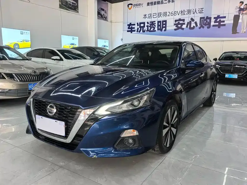 Nissan Teana — фото 1