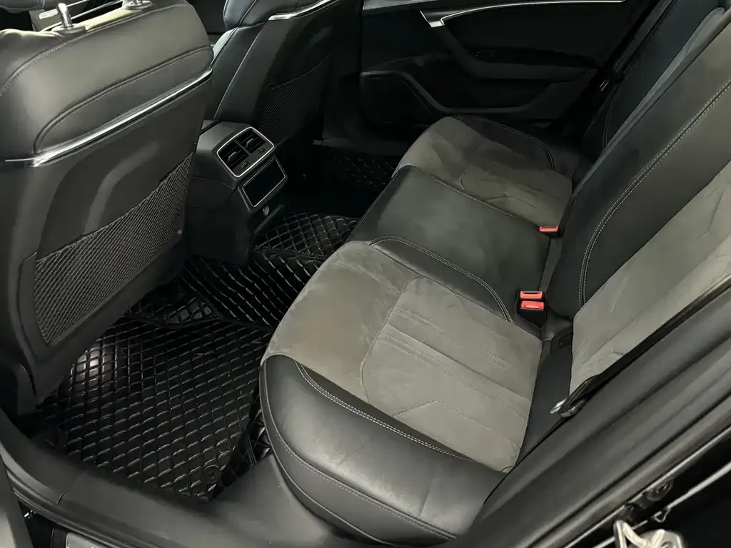 Audi A6L 2021 из CN, фото 8