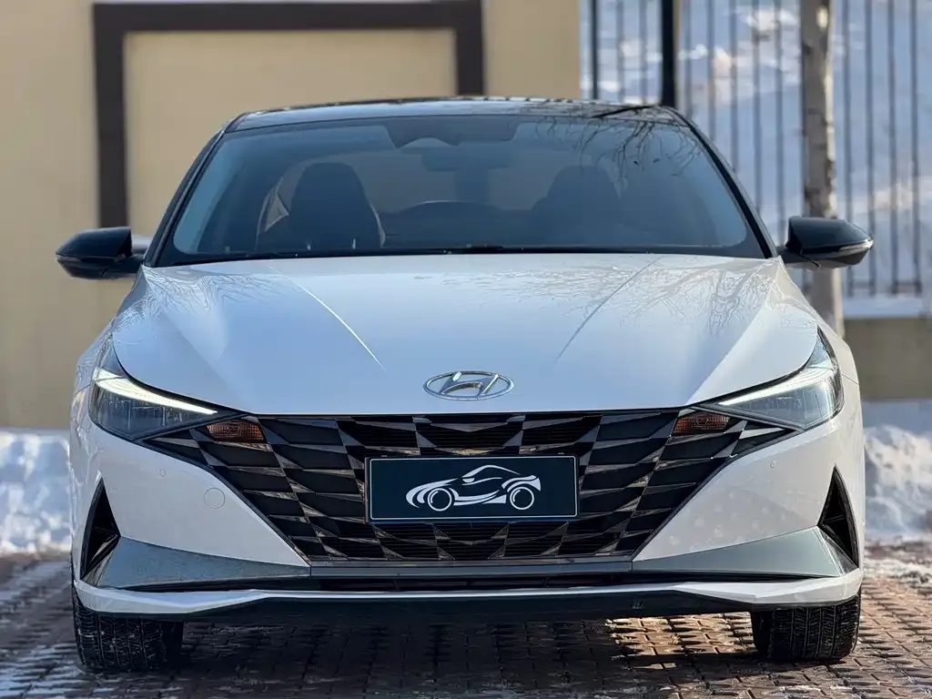 Hyundai Elantra — фото 6