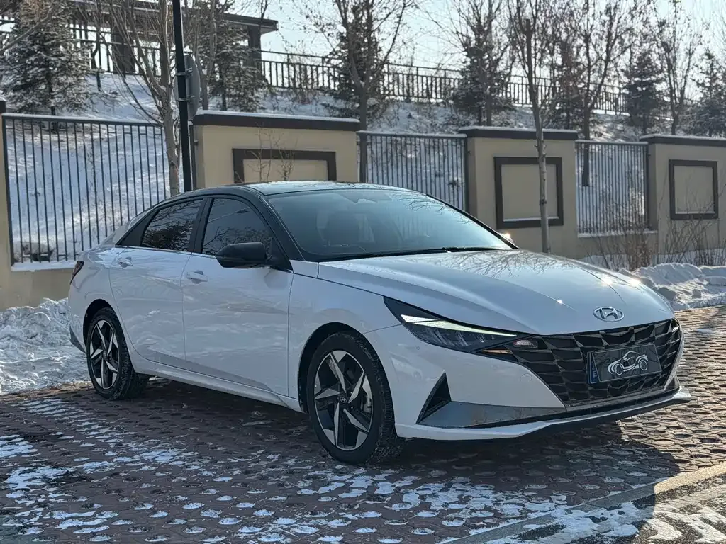 Hyundai Elantra — фото 8