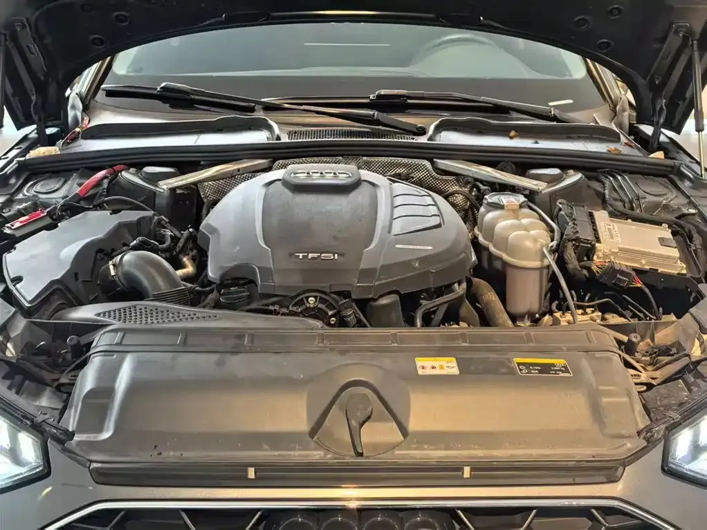 Audi A4L 2021 из CN, фото 6